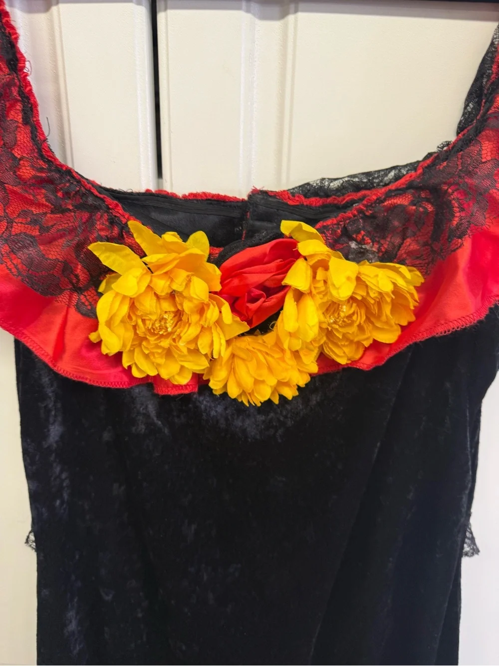 Women’s size Medium Catrina Black and Red Floral Fiesta Costume Dress
